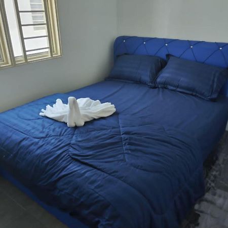 Homestay Embah Ros & Embah Lek Hutan Melintang Extérieur photo