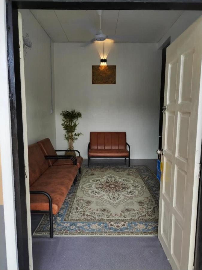 Homestay Embah Ros & Embah Lek Hutan Melintang Extérieur photo