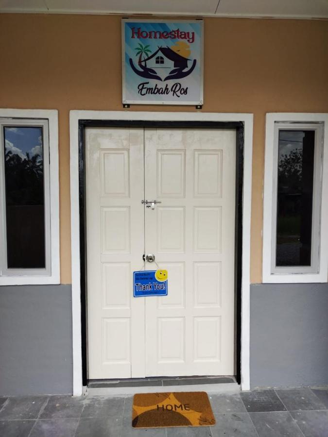 Homestay Embah Ros & Embah Lek Hutan Melintang Extérieur photo