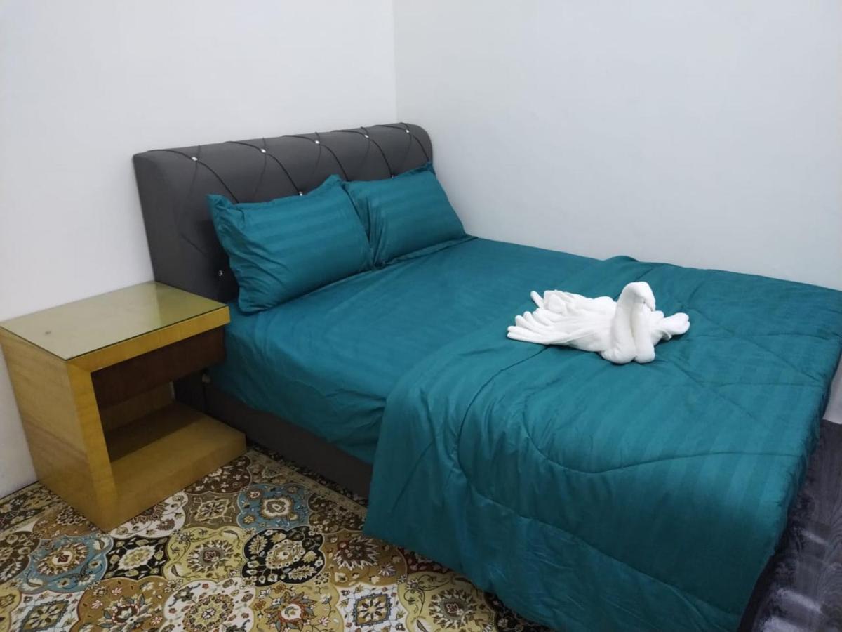 Homestay Embah Ros & Embah Lek Hutan Melintang Extérieur photo