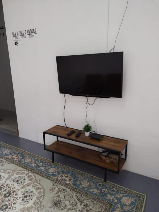 Homestay Embah Ros & Embah Lek Hutan Melintang Extérieur photo