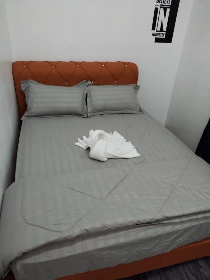 Homestay Embah Ros & Embah Lek Hutan Melintang Extérieur photo