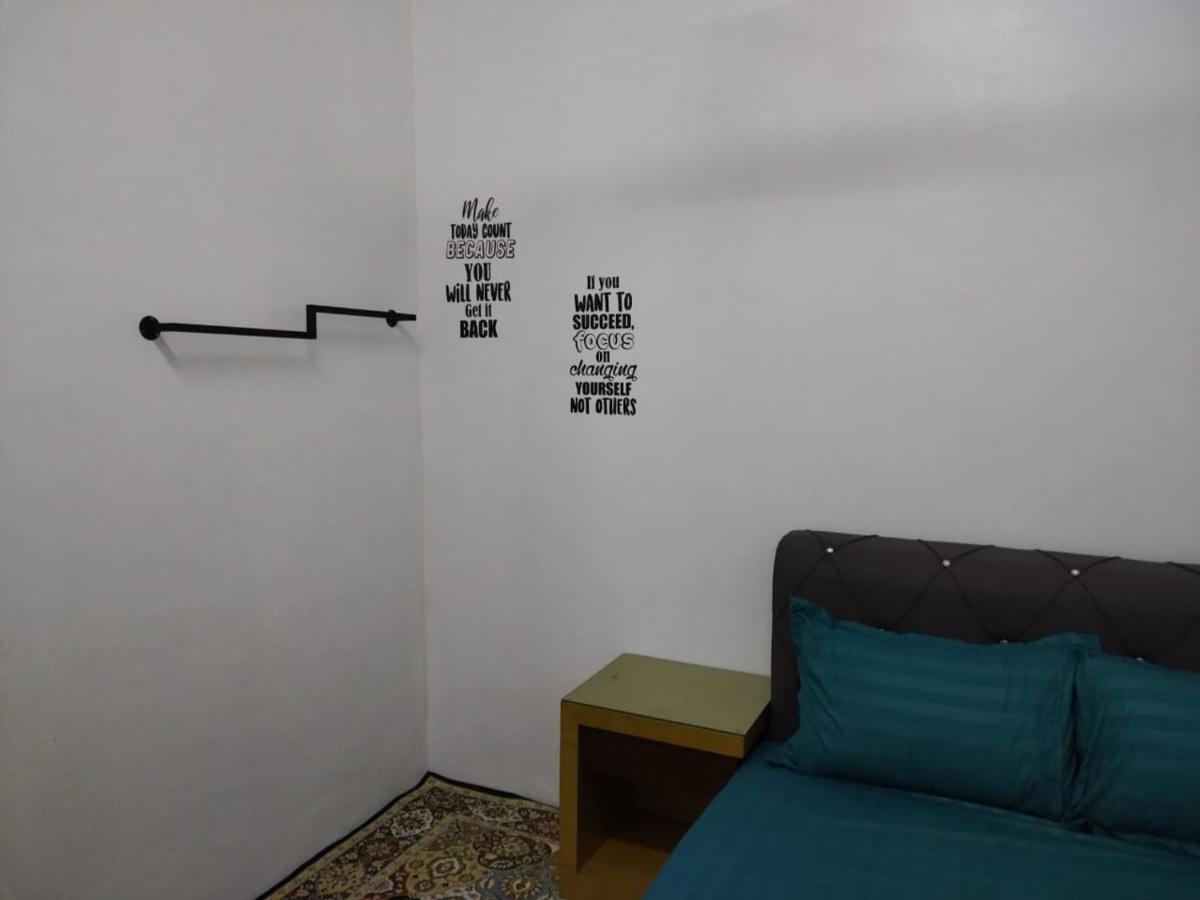 Homestay Embah Ros & Embah Lek Hutan Melintang Extérieur photo