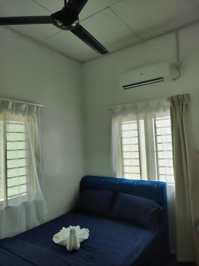 Homestay Embah Ros & Embah Lek Hutan Melintang Extérieur photo