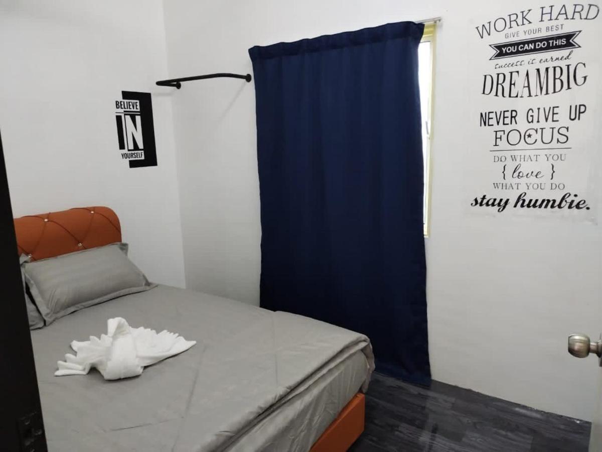 Homestay Embah Ros & Embah Lek Hutan Melintang Extérieur photo