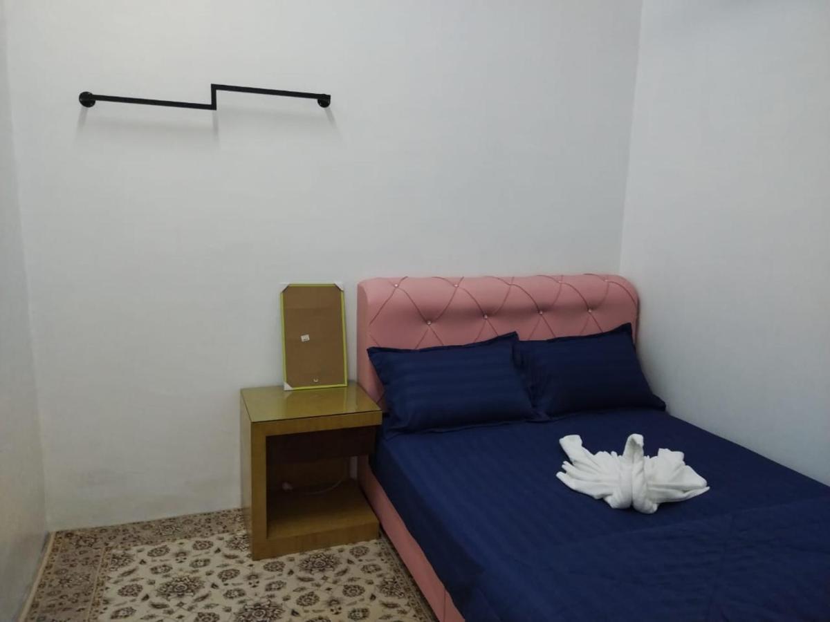 Homestay Embah Ros & Embah Lek Hutan Melintang Extérieur photo